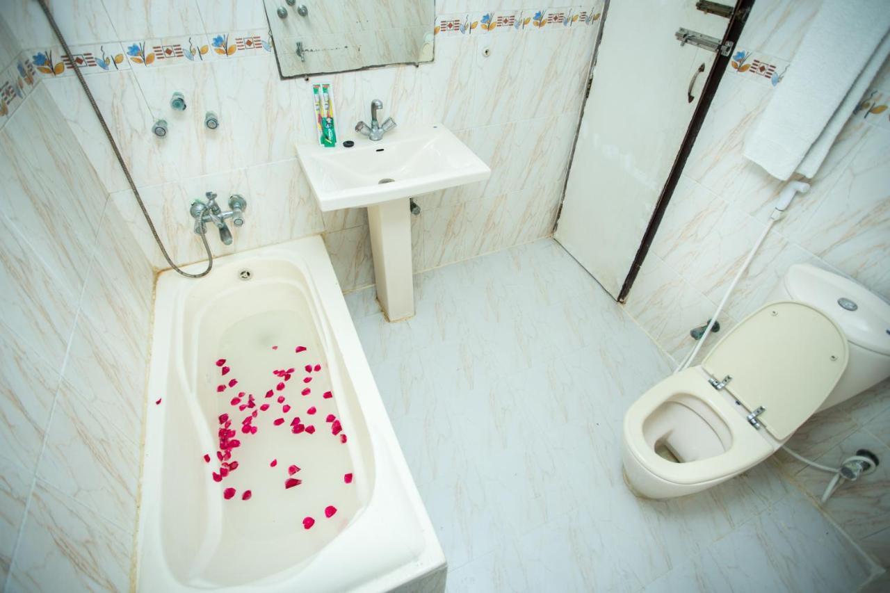 Hotel Mishuk Кокс Базар Екстериор снимка