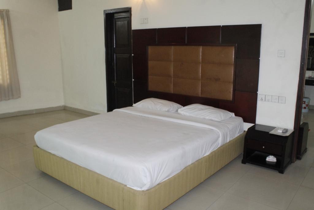 Hotel Mishuk Кокс Базар Екстериор снимка